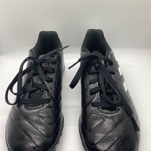 BRAND ADIDAS NEW  NO BOX  UNISEX CHILD  GOLETTO V111 TOY SOCCER SHOES